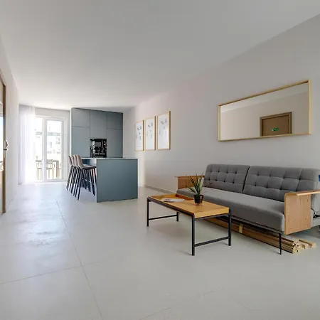 Chic Penthouse Steps From The Promenade Apartment Gzira