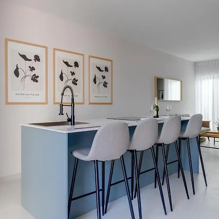 Chic Penthouse Steps From The Promenade 公寓