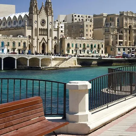 Apartament Chic Penthouse Steps From The Promenade *