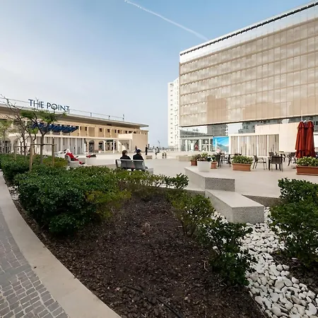 Chic Penthouse Steps From The Promenade