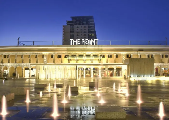 Chic Penthouse Steps From The Promenade *