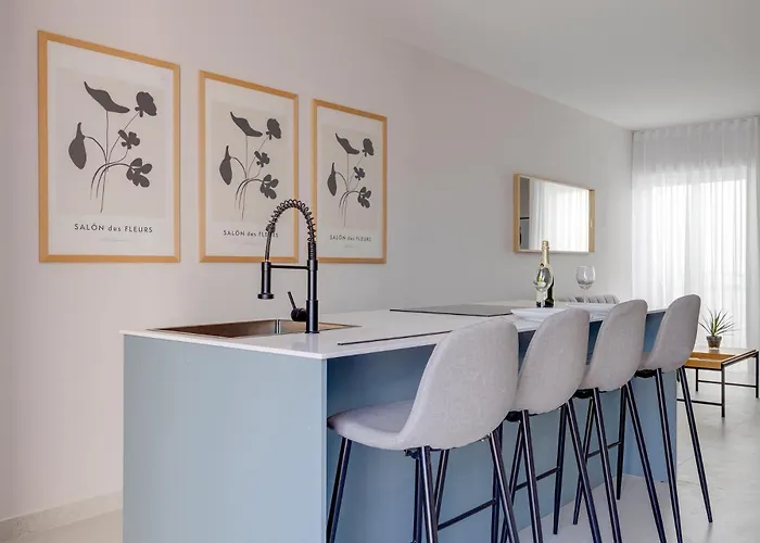 Chic Penthouse Steps From The Promenade Apartman Gżira