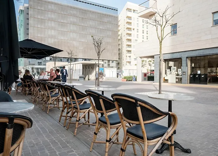 Chic Penthouse Steps From The Promenade Apartman